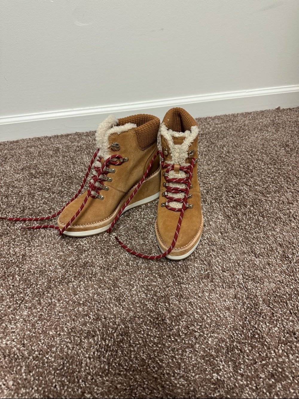 Kate spade suede boots size 6.5
Like new